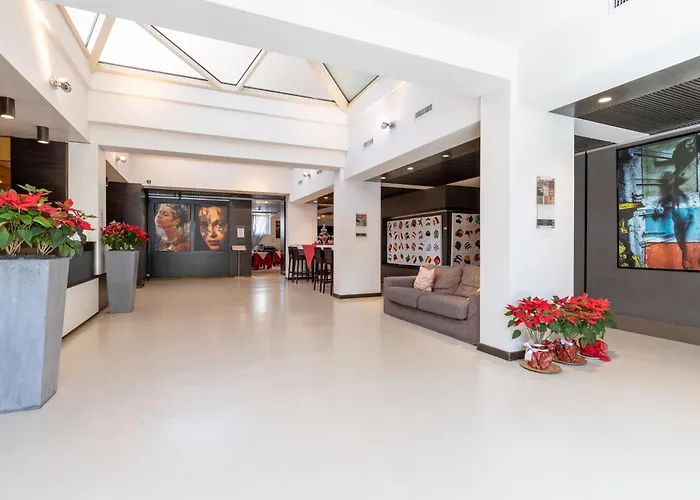 Wall Art Hotel & Residence